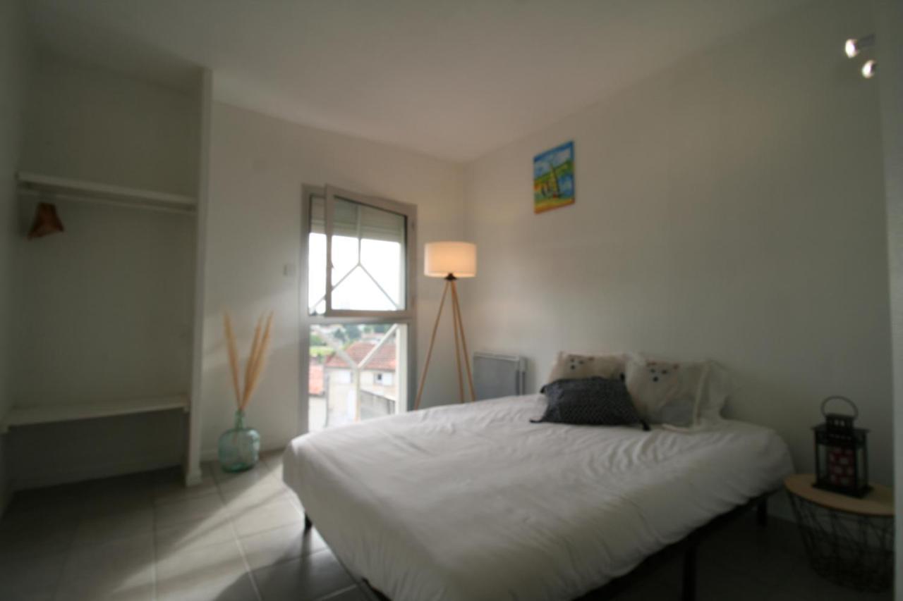 La Petite Terrasse Apartment อองกูแลม ภายนอก รูปภาพ